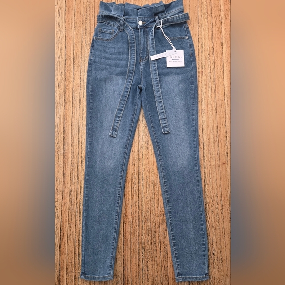 Bleu Denim - Bleu Womens Boot Cut Jeans Size Small (4) With Belt And Ruffled Top. New W/ Tags
